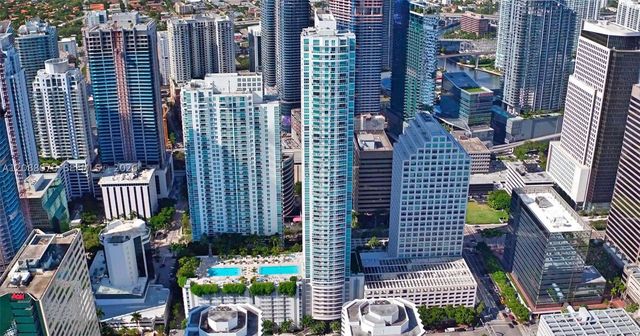 950 Brickell Bay Dr 5506, Miami, FL 33131
