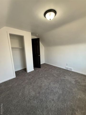 16570 Greenlawn Street, Detroit, MI 48221