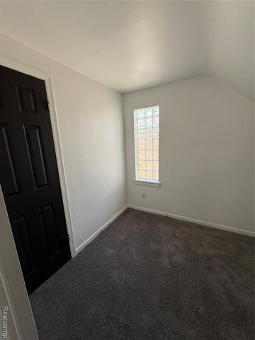 16570 Greenlawn Street, Detroit, MI 48221