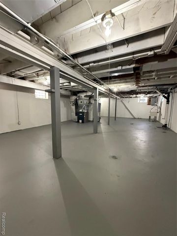 16570 Greenlawn Street, Detroit, MI 48221