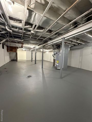 16570 Greenlawn Street, Detroit, MI 48221