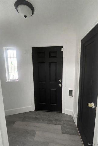 16570 Greenlawn Street, Detroit, MI 48221