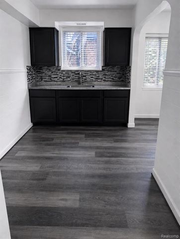 16570 Greenlawn Street, Detroit, MI 48221