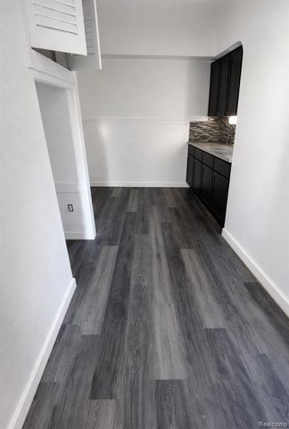 16570 Greenlawn Street, Detroit, MI 48221