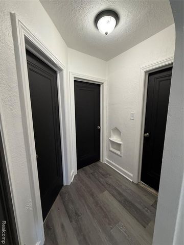 16570 Greenlawn Street, Detroit, MI 48221