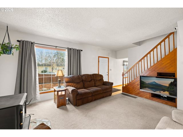 4264 SUSSEX St, West Linn, OR 97068