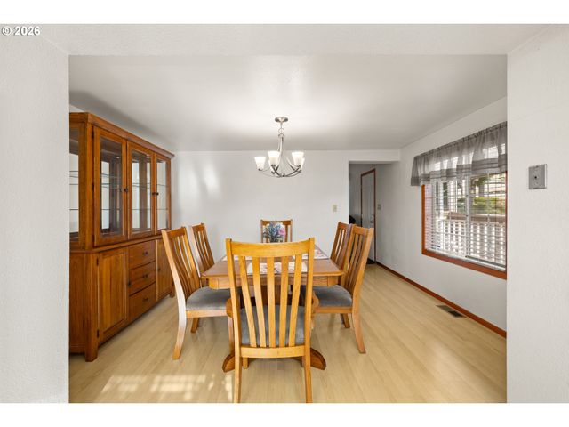 4264 SUSSEX St, West Linn, OR 97068