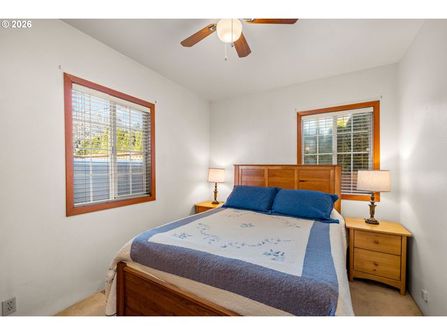 4264 SUSSEX St, West Linn, OR 97068