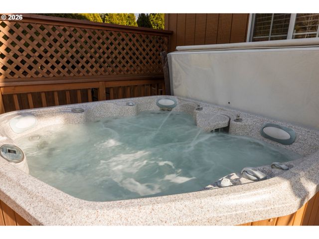 4264 SUSSEX St, West Linn, OR 97068