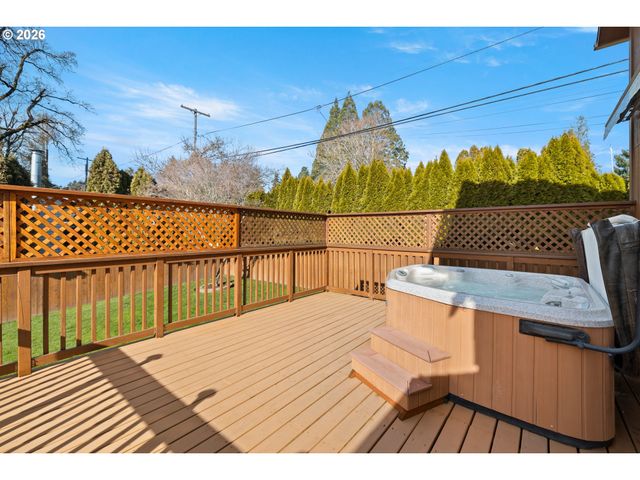 4264 SUSSEX St, West Linn, OR 97068