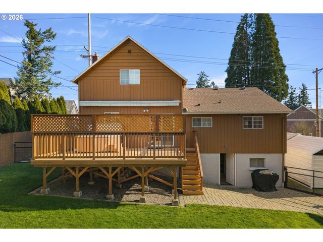 4264 SUSSEX St, West Linn, OR 97068