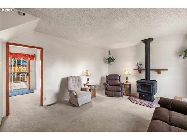 4264 SUSSEX St, West Linn, OR 97068