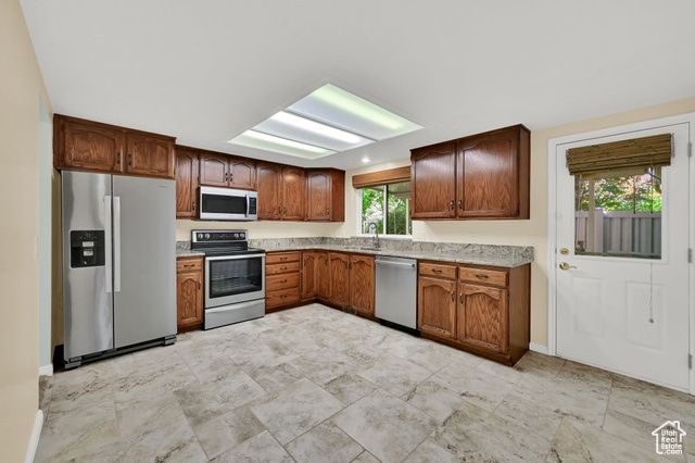 732 W 1175 N, Centerville, UT 84014