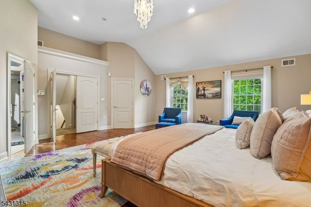 2 Briarwood Dr, Millburn Twp., NJ 07078