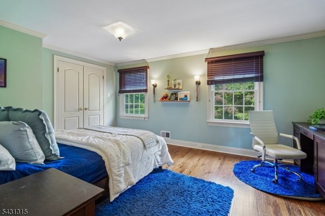 2 Briarwood Dr, Millburn Twp., NJ 07078