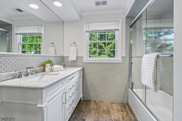 2 Briarwood Dr, Millburn Twp., NJ 07078