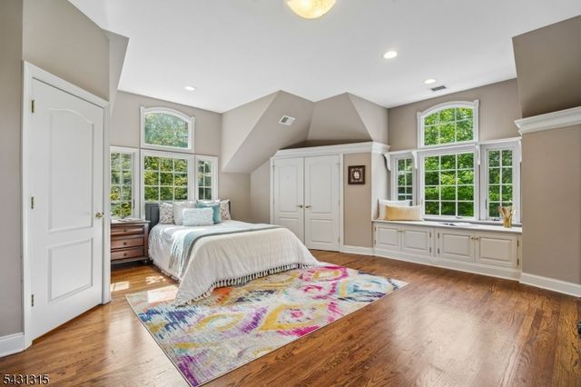 2 Briarwood Dr, Millburn Twp., NJ 07078