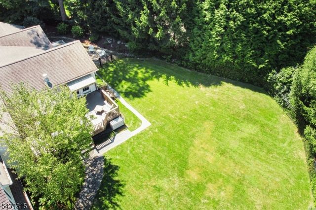 2 Briarwood Dr, Millburn Twp., NJ 07078