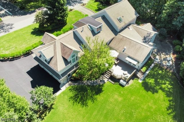 2 Briarwood Dr, Millburn Twp., NJ 07078
