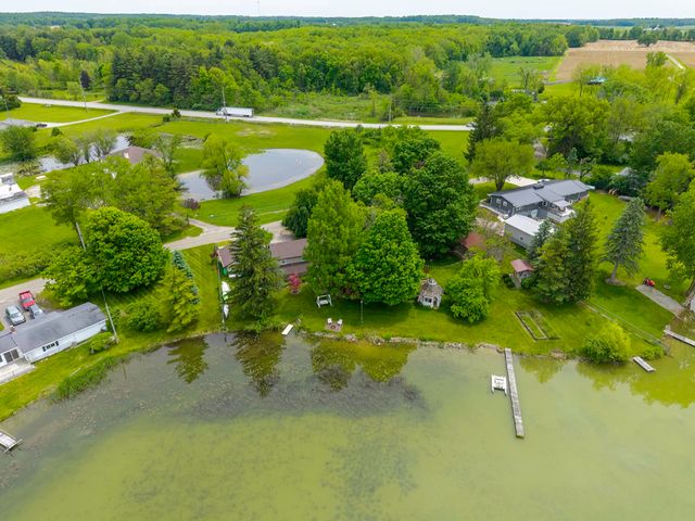 135 N 1075 W, Angola, IN 46703