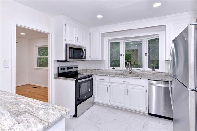 309 Corbin DR, Newport News, VA 23606