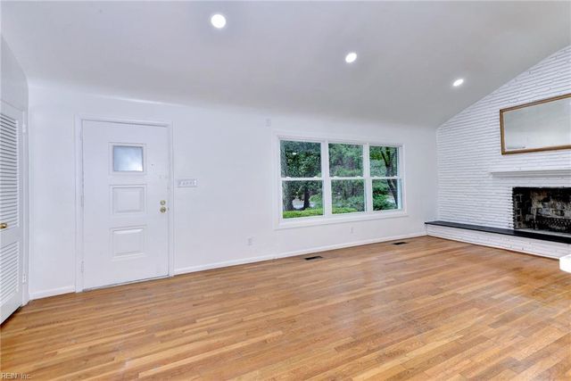 309 Corbin DR, Newport News, VA 23606