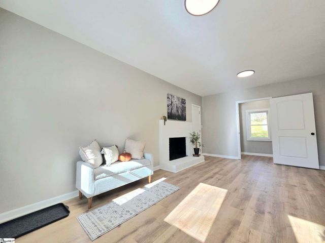 140 Campbell Bridge Road, Seneca, SC 29782