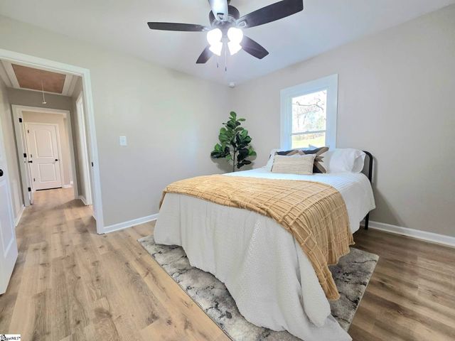 140 Campbell Bridge Road, Seneca, SC 29782