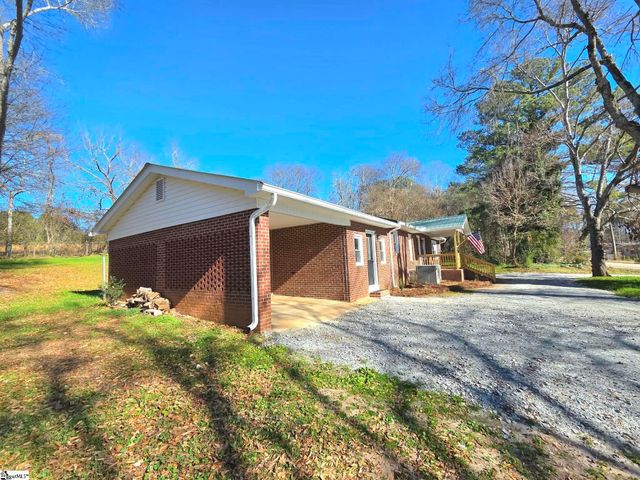 140 Campbell Bridge Road, Seneca, SC 29782