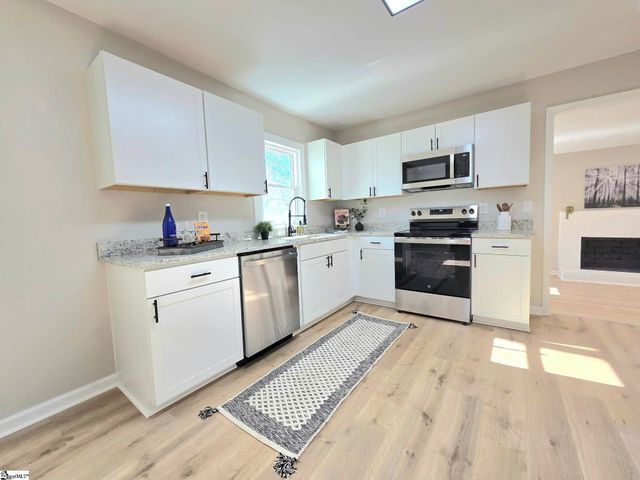 140 Campbell Bridge Road, Seneca, SC 29782