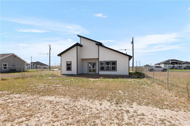 330 Merida Avenue, Donna, TX 78537