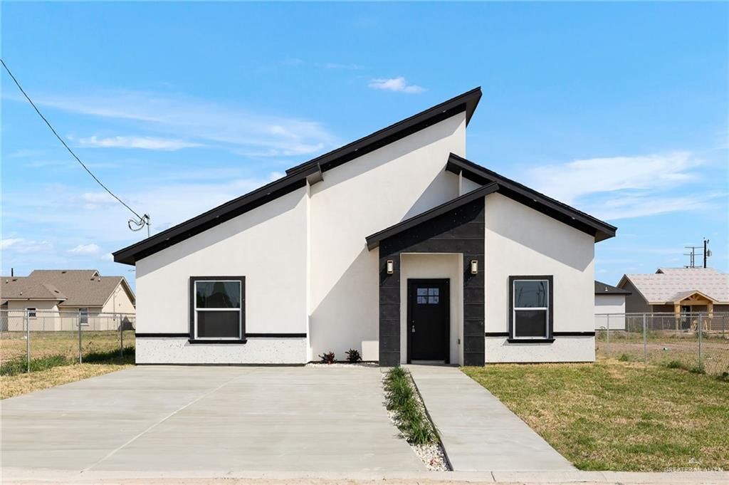 330 Merida Avenue, Donna, TX 78537