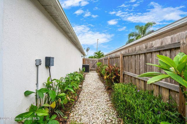 2841 Saint James Lane, Melbourne, FL 32935
