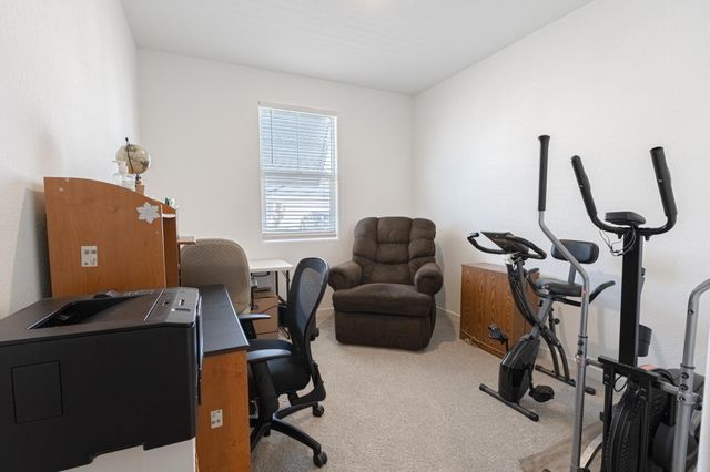 2758 N Applegate Avenue, Fresno, CA 93737