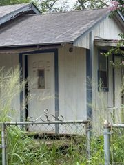 320 Madero, Charlotte, TX 78011