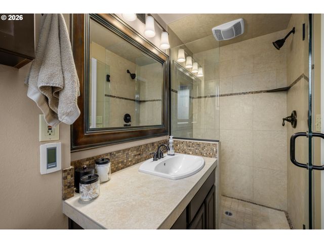 14323 Se BONNIE Way, Milwaukie, OR 97267