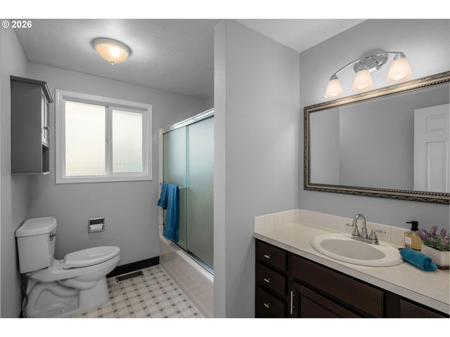 14323 Se BONNIE Way, Milwaukie, OR 97267