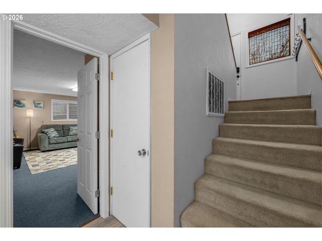 14323 Se BONNIE Way, Milwaukie, OR 97267