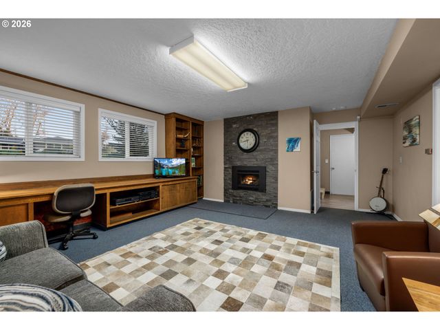 14323 Se BONNIE Way, Milwaukie, OR 97267