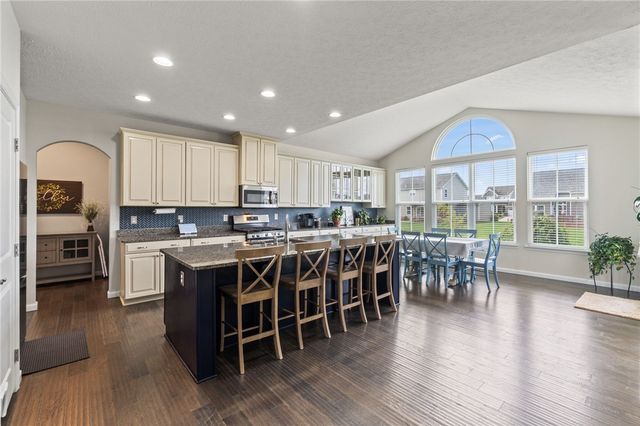 1148 Red Maple Drive, Troy, OH 45373