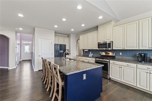 1148 Red Maple Drive, Troy, OH 45373