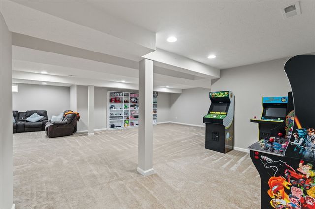 1148 Red Maple Drive, Troy, OH 45373
