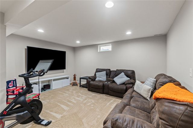 1148 Red Maple Drive, Troy, OH 45373