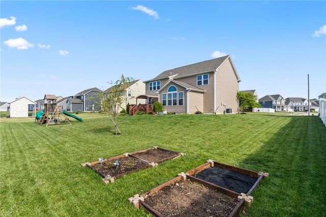 1148 Red Maple Drive, Troy, OH 45373