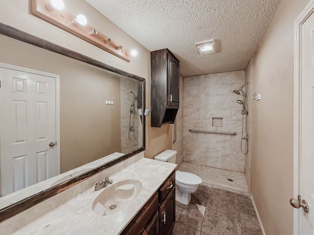 237 Tall Timber Loop, Whitney, TX 76692