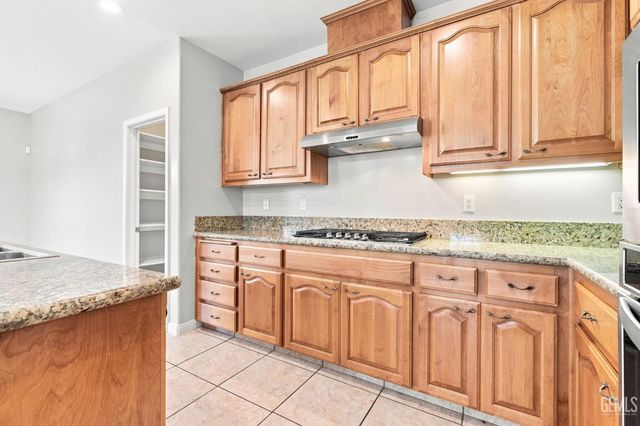 5326 Vista Del Mar, Bakersfield, CA 93311