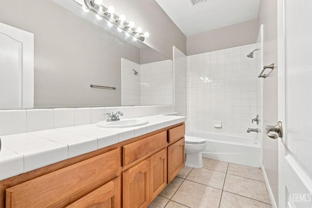 5326 Vista Del Mar, Bakersfield, CA 93311