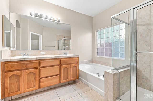 5326 Vista Del Mar, Bakersfield, CA 93311