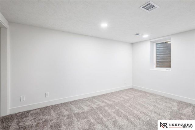 2009 S 88th Street, Omaha, NE 68124