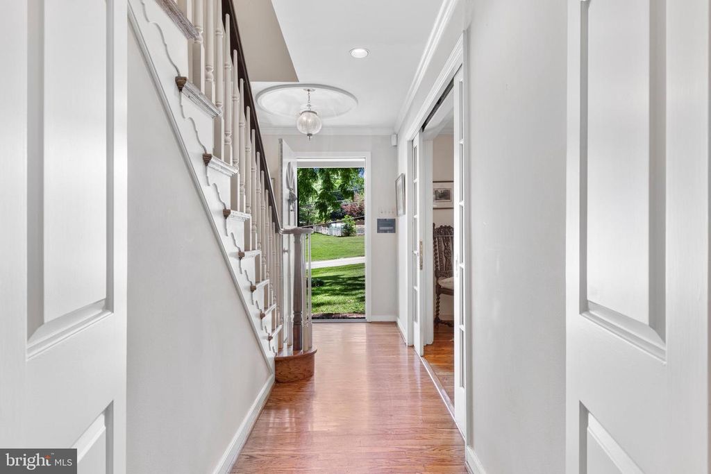 931 HOLLOW RD, Wayne, PA 19087